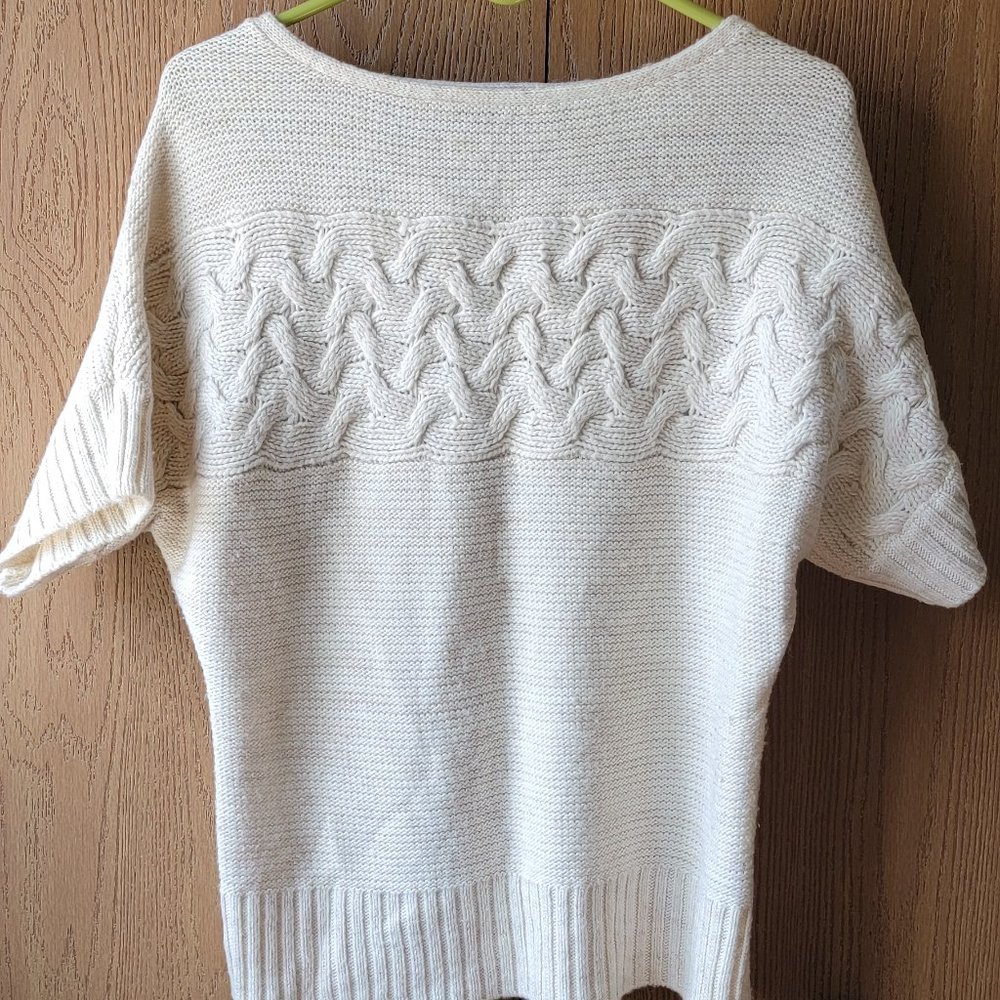 The Limited Short Sleeve Sweater Size M